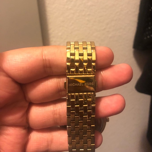 Gold Michael Kors watch - Picture 2 of 4